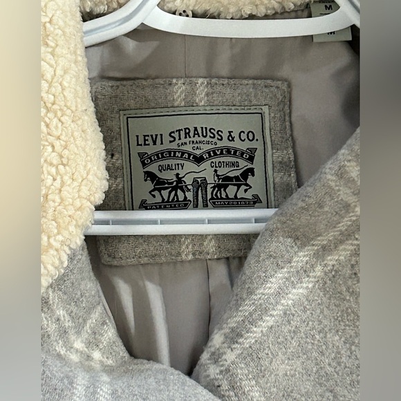 Levi’s  coat - Picture 3 of 9